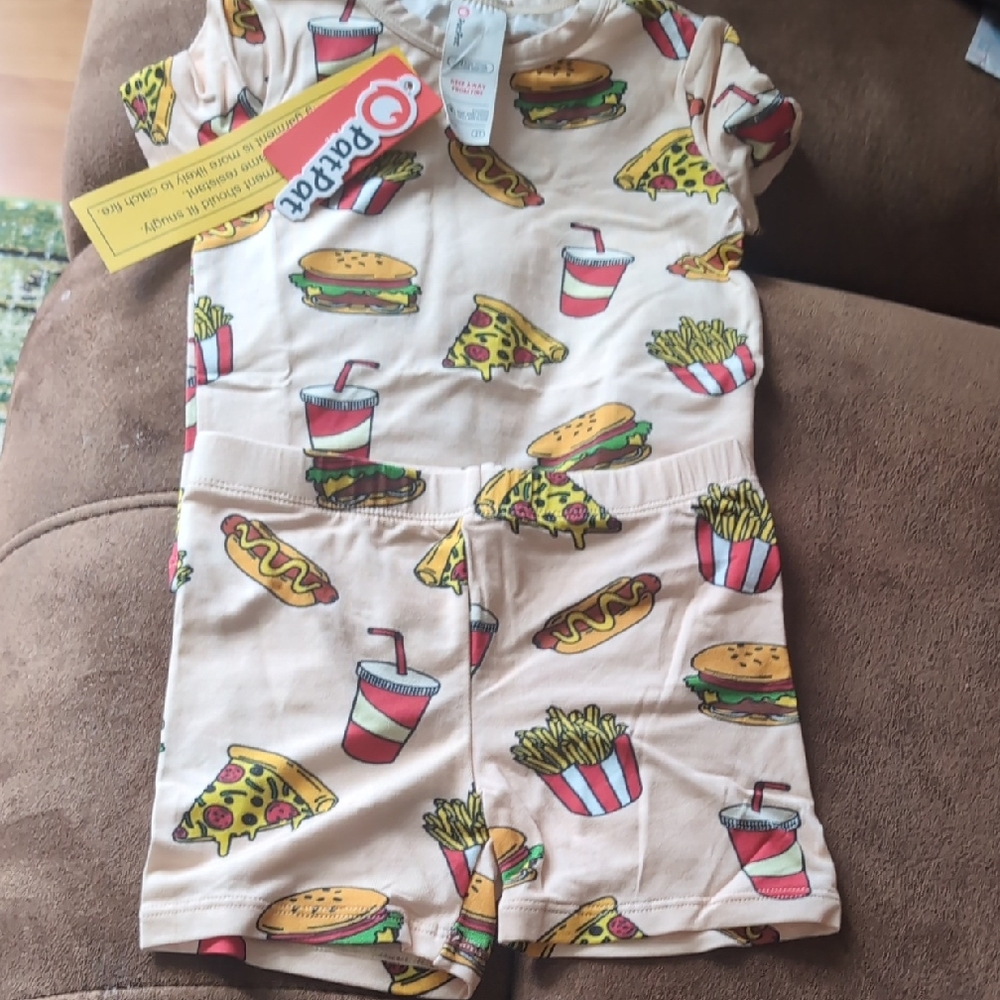 PatPat Cream Kids Pajama Set with Fast Food Print